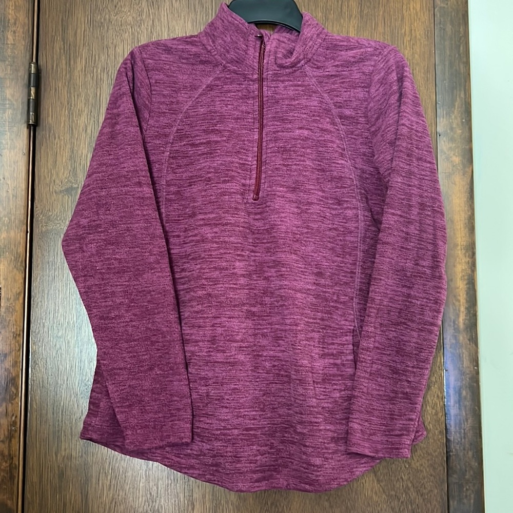 St. Johns Bay women’s medium quarter zip sweater. Great condition
